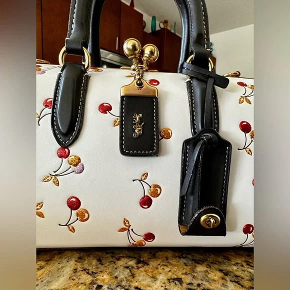 🍒RARE COACH 1941 KISSLOCK SATCHEL 38 CHERRIES!! 🍒 - Picture 12 of 16